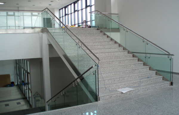 staklene i inox ograde yuit